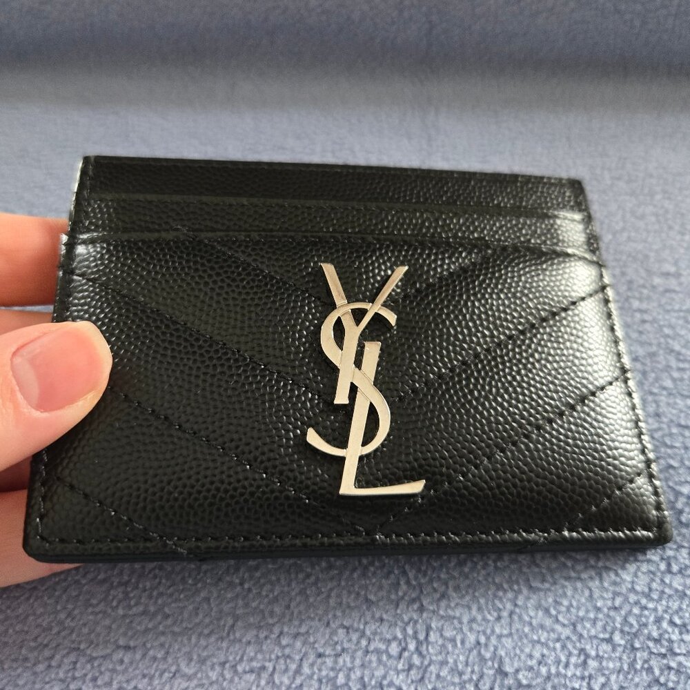 YSL Cassandre Matelassé Card Case in Grain de Poudre Leather - black/silver